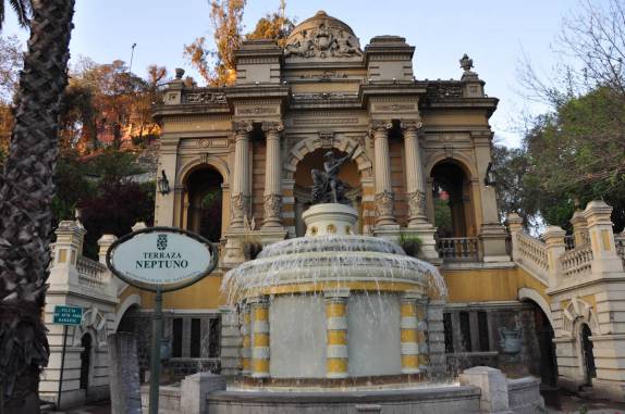Pórtico de entrada do Cerro santa Lucia, em Santiago, capital do Chile